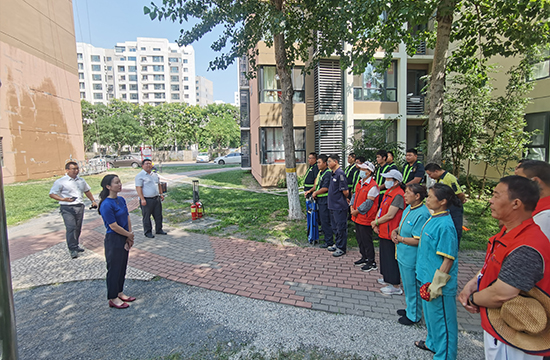津保環(huán)投業(yè)務(wù)黨支部與萬科新里程社區(qū)黨總支聯(lián)合開展實(shí)戰(zhàn)化應(yīng)急消防演練活動(dòng)